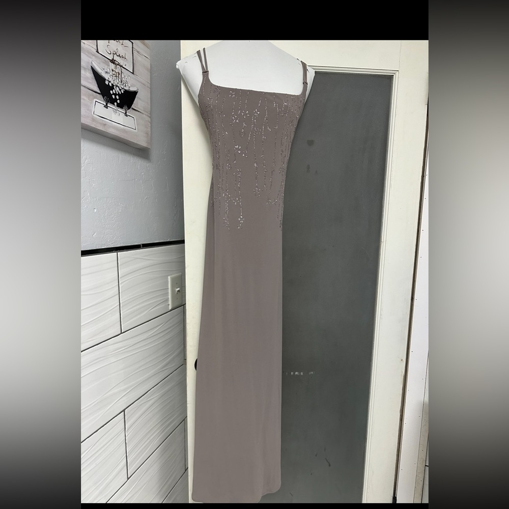 Grey Laundry by Shelli Segal, long length.